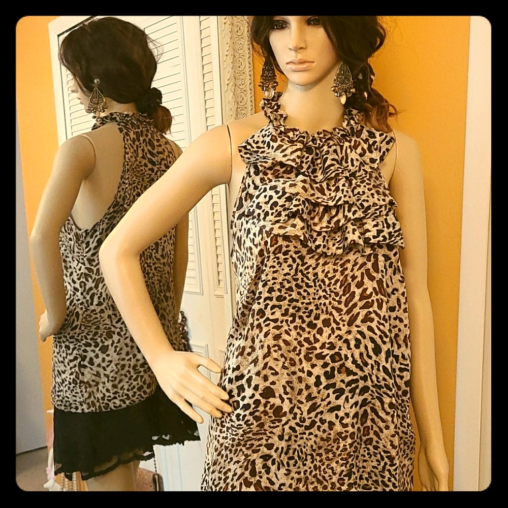 Essentials by Milano Ruffle Neck Tank - Picture 3 of 12